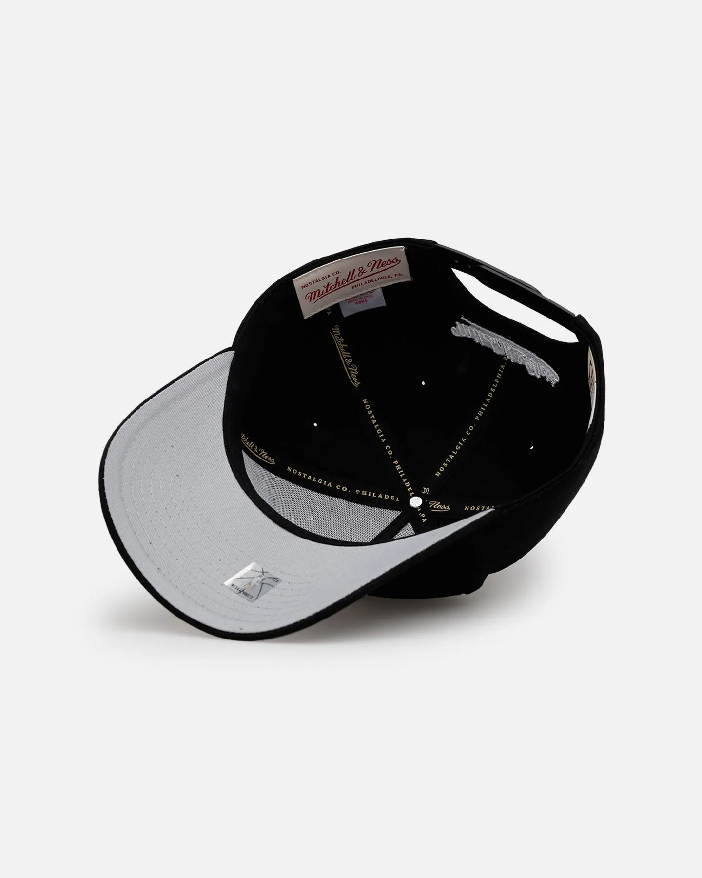 Mitchell & Mess Los Angeles Lakers 'City Of Champions' Pro Pinch Snapback Black